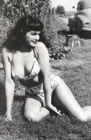 Bettie Page: Unbound #2 (10 Copy Photo Virgin Cover)