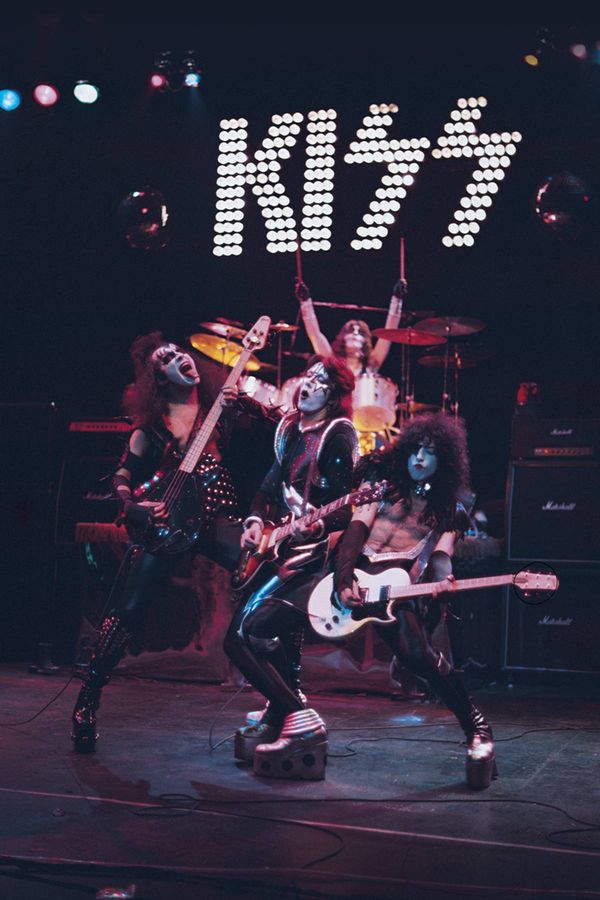 KISS #6 (Cover F 25 Copy Photo Virgin Cover)