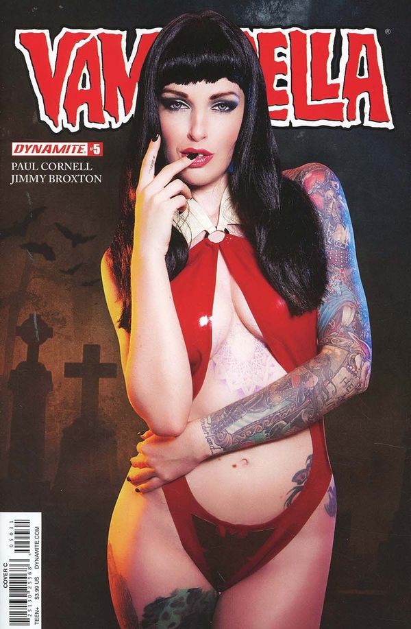 Vampirella #5 (Cover C Cosplay)