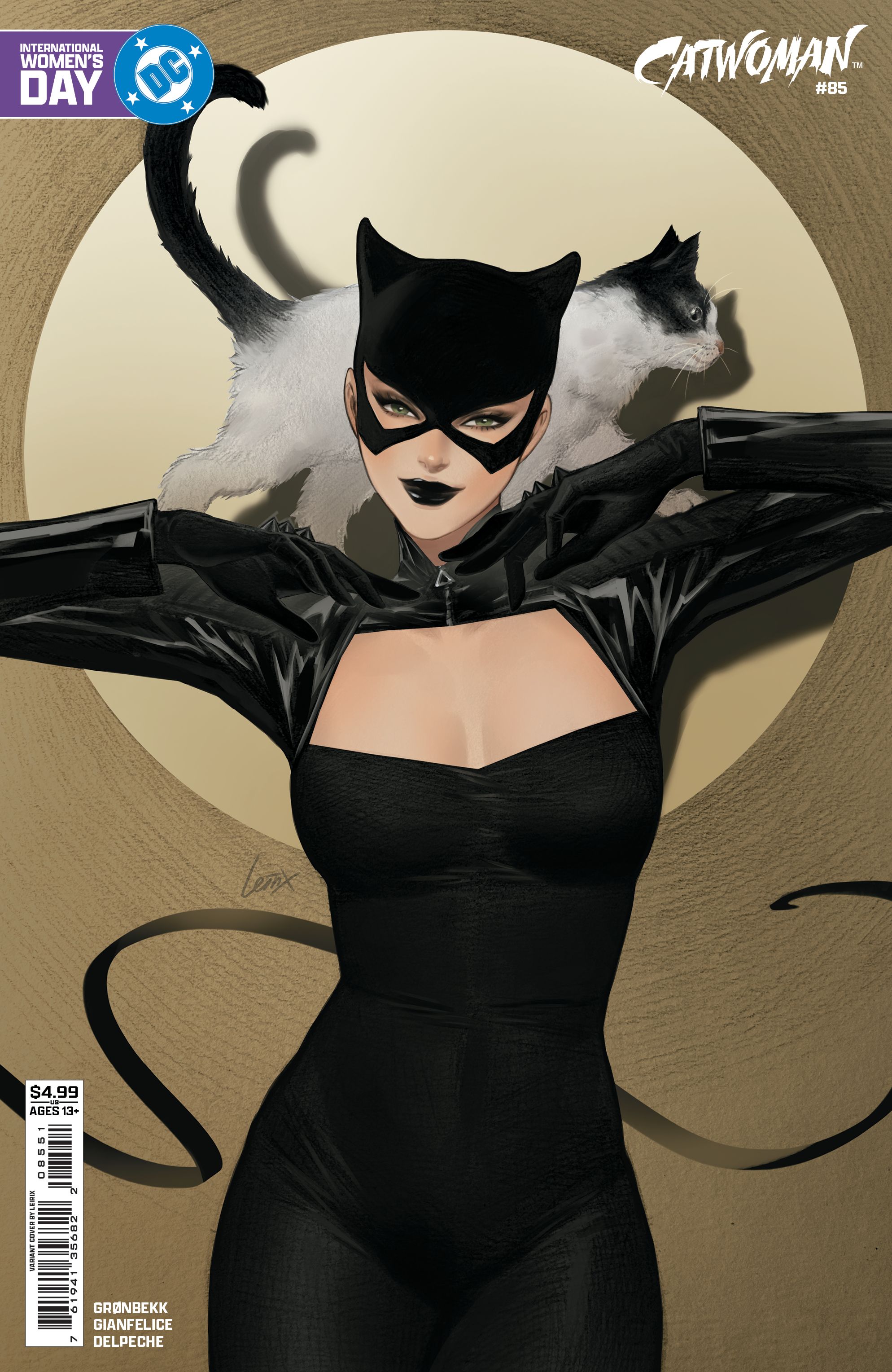 Catwoman #85 (Cvr E Lesley Leirix Li International Women’s Day Card Stock Variant) Comic