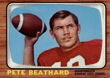 : 1967 Topps # 66 E.J. Holub Kansas City Chiefs